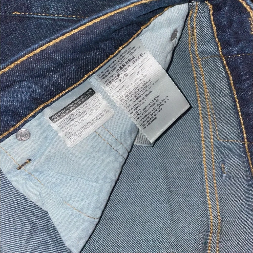 Levi’s men’s 505 original jeans, regular fit, color dark blue jean. Size‎ 40x30